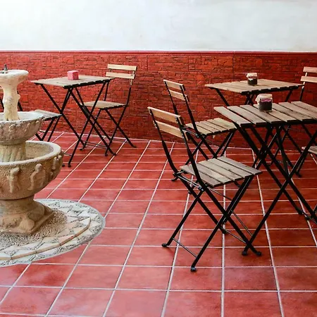 Bed & Breakfast Alhacaba33 Granada