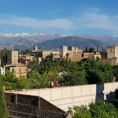 Bed & Breakfast Alhacaba33 Granada
