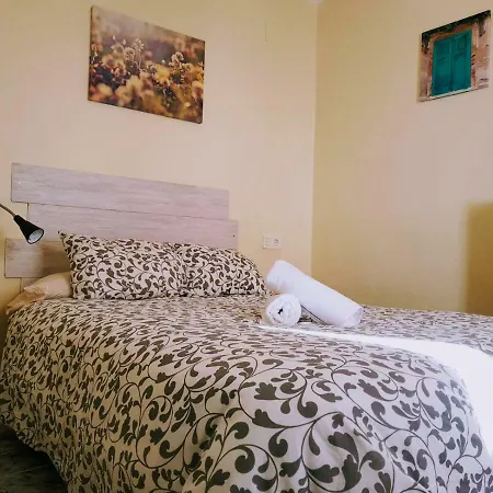 Bed & Breakfast Alhacaba33 *